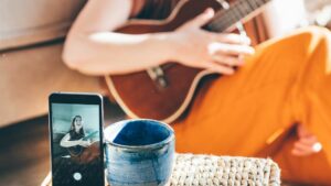 Las mejores aplicaciones para aprender a tocar la guitarra usando tu celular | tocarviolao