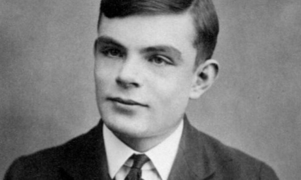 5 personajes emblemáticos en el mundo de la tecnología | Alan Turing 1