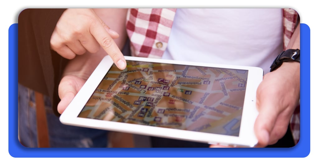 Explora colecciones históricas y galerías emblemáticas situadas en distintos continentes a través de recorridos interactivos accesibles en línea.
